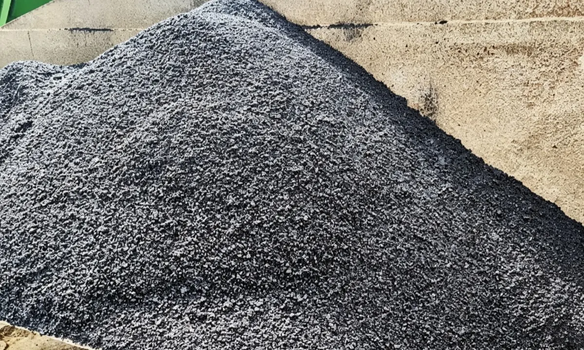 stationary asphalt mixing plant production site