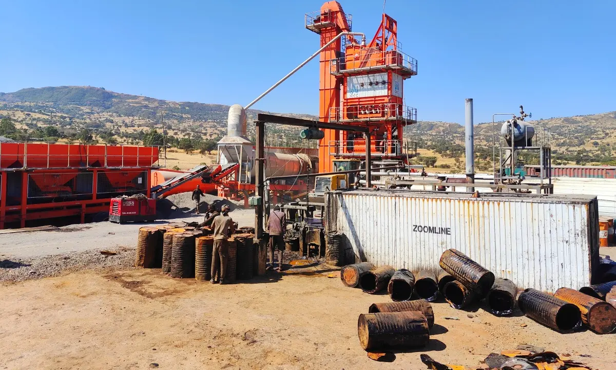 Decanter bitumen melting systems
